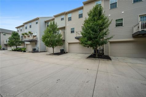 1385 Annette Court Lakewood OH 44107