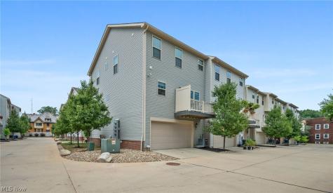 1385 Annette Court Lakewood OH 44107