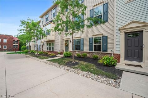 1385 Annette Court Lakewood OH 44107
