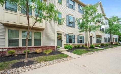 1385 Annette Court Lakewood OH 44107