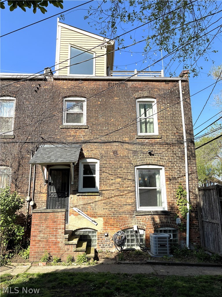 1429 W 38th Street Cleveland OH 44113