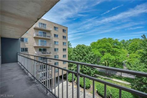 10301 Lake Avenue Cleveland OH 44102
