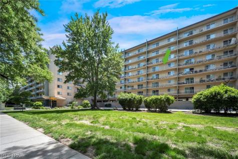 10301 Lake Avenue Cleveland OH 44102