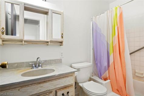 16400 Heather Lane Middleburg Heights OH 44130