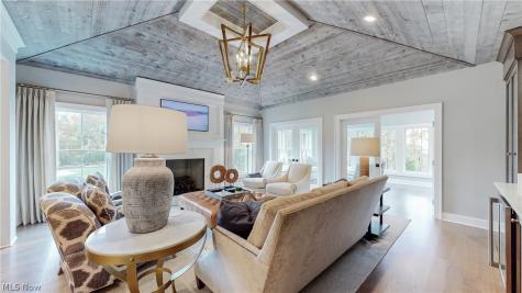 S/l 17 Trentstone Circle Aurora OH 44202