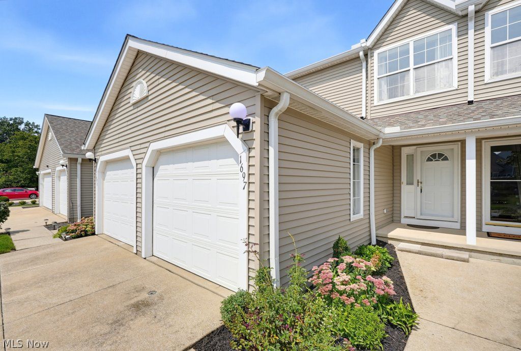 1697 Red Maple Court Streetsboro OH 44241