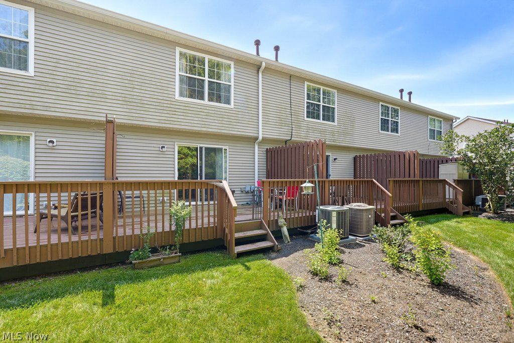 1697 Red Maple Court Streetsboro OH 44241