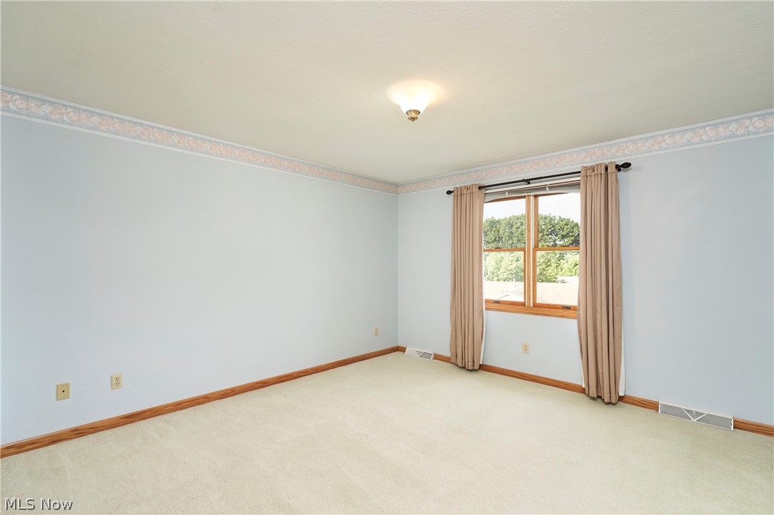 1353 S Azalea Boulevard Barberton OH 44203