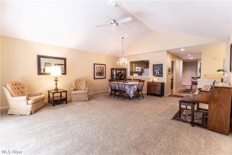 3852 Woodbury Oval Stow OH 44224