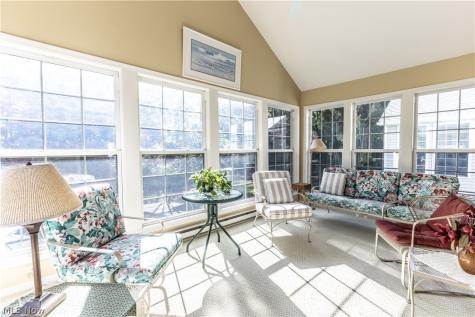 3852 Woodbury Oval Stow OH 44224
