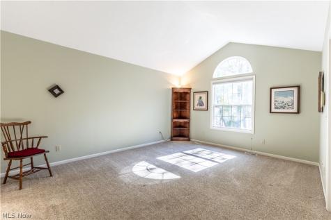 3852 Woodbury Oval Stow OH 44224