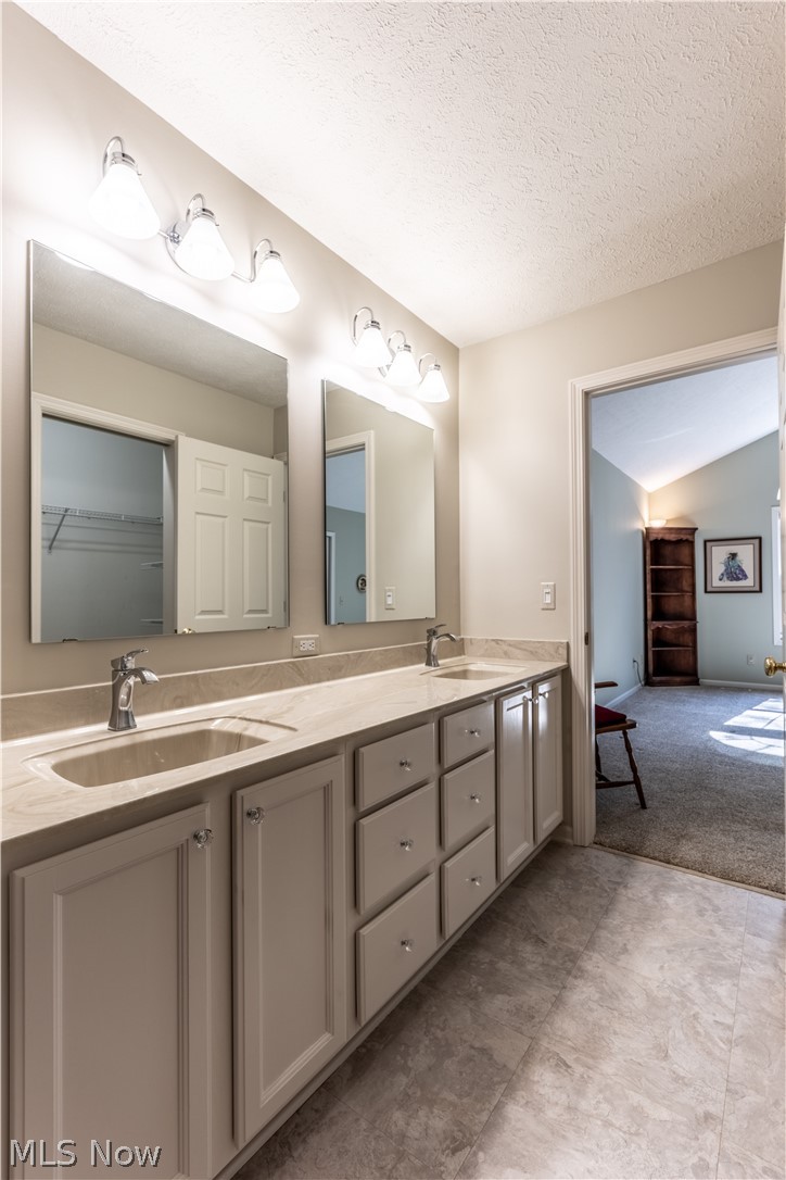 3852 Woodbury Oval Stow OH 44224