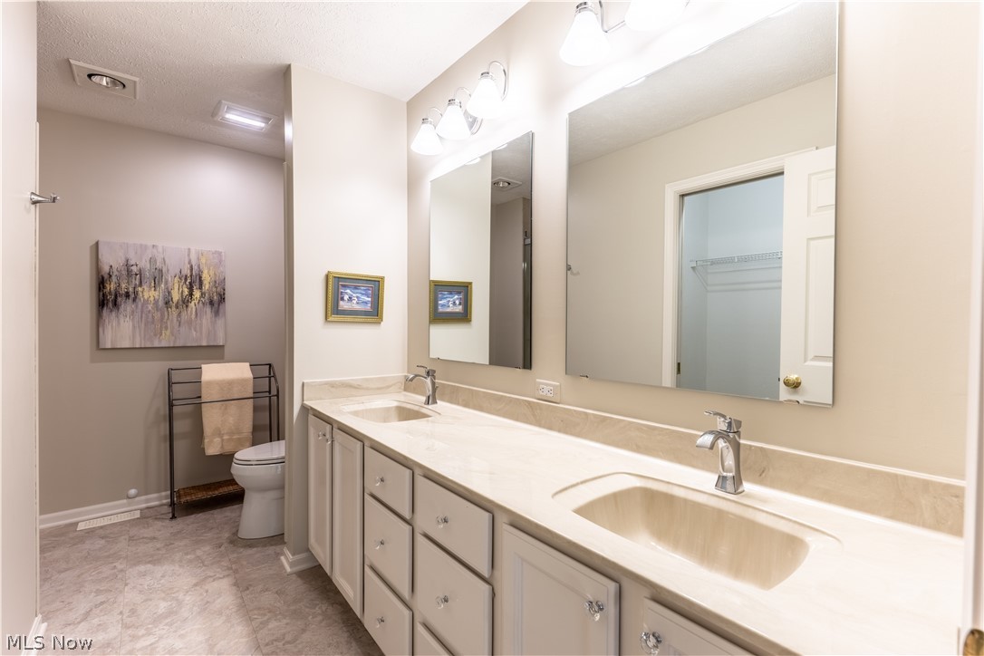 3852 Woodbury Oval Stow OH 44224