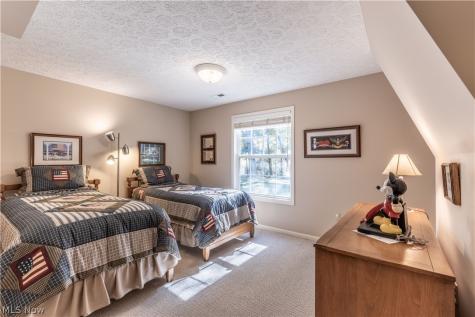 3852 Woodbury Oval Stow OH 44224