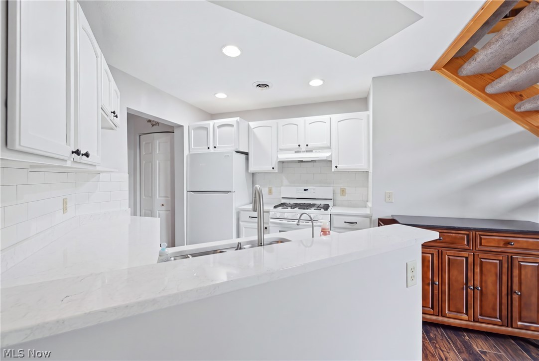 211 S Aspen Court Warren OH 44484