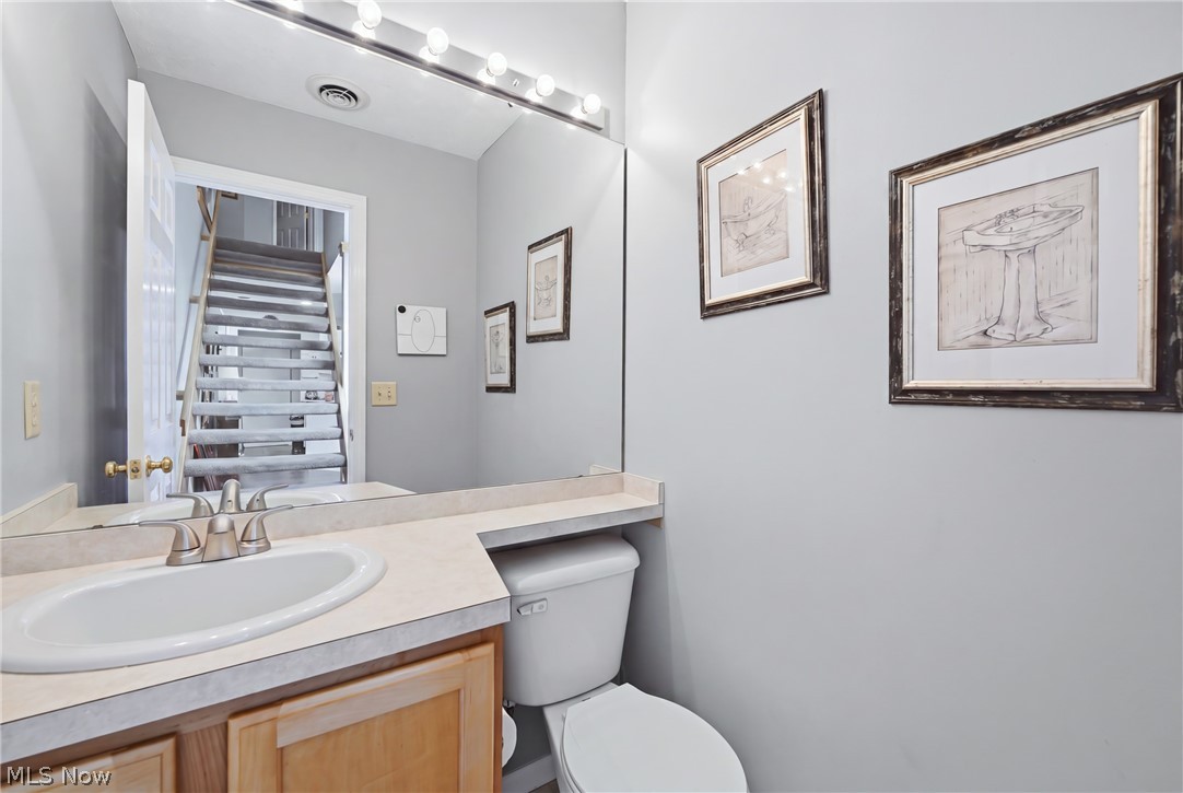 211 S Aspen Court Warren OH 44484