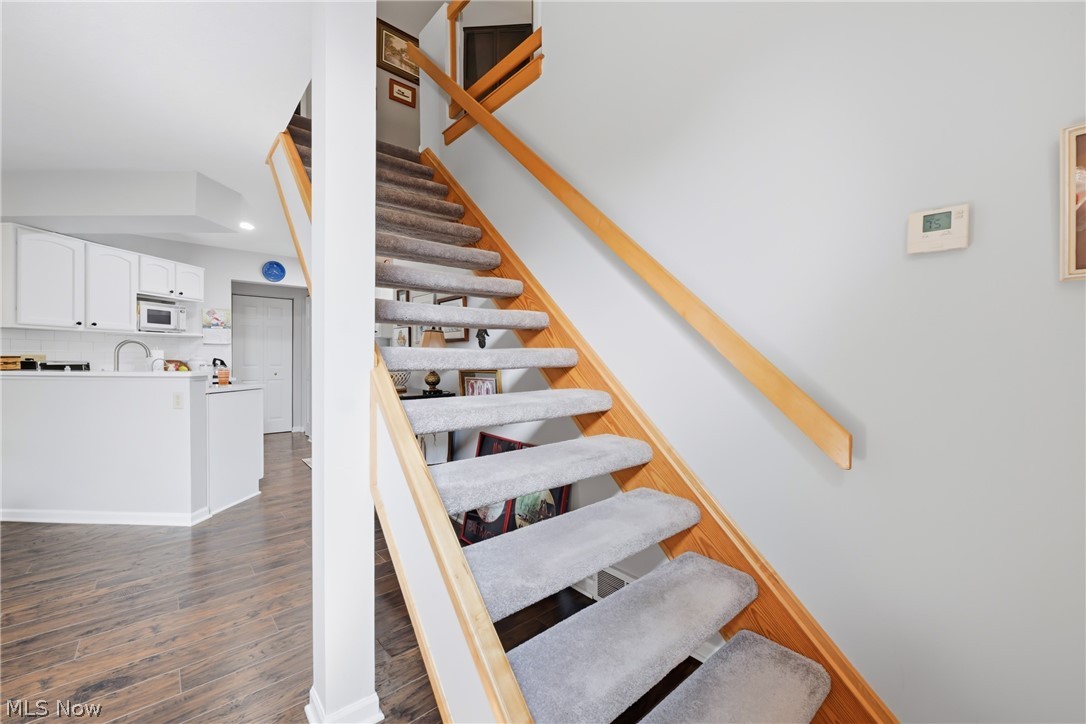211 S Aspen Court Warren OH 44484