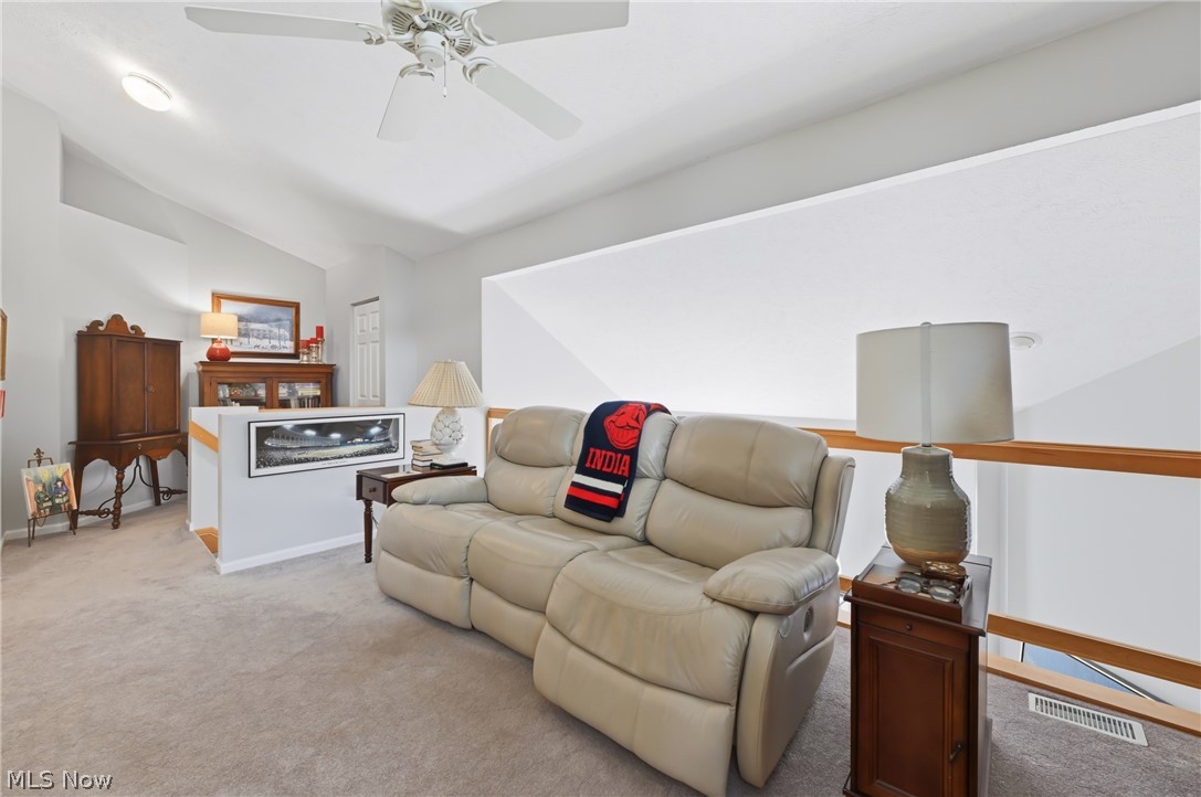 211 S Aspen Court Warren OH 44484