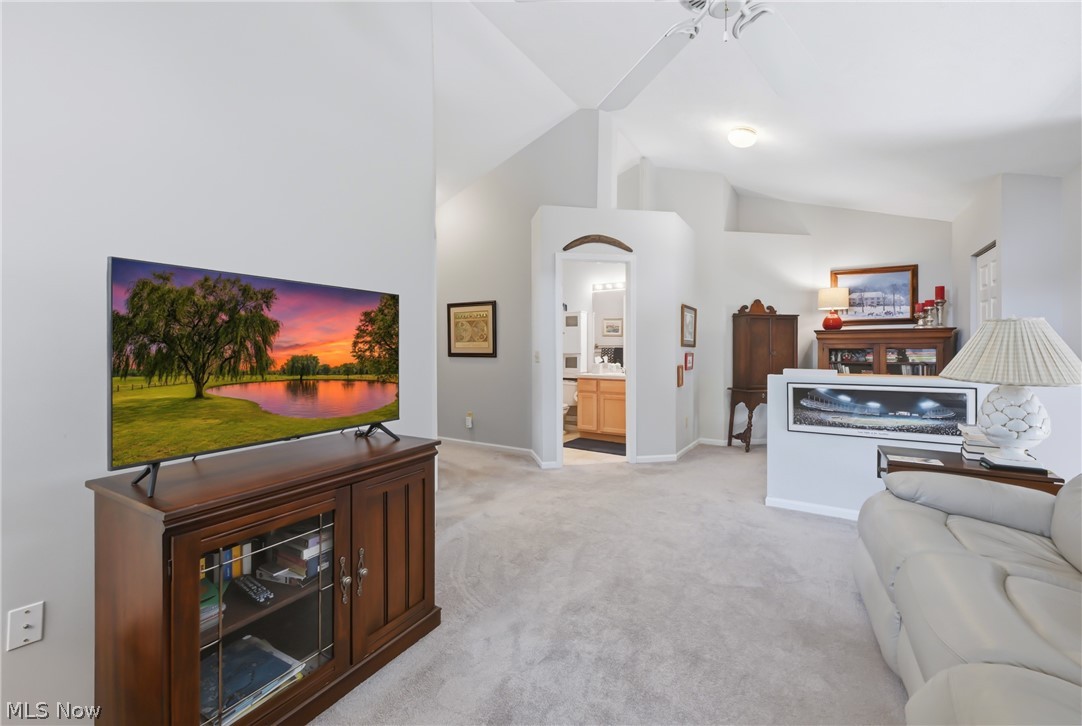 211 S Aspen Court Warren OH 44484