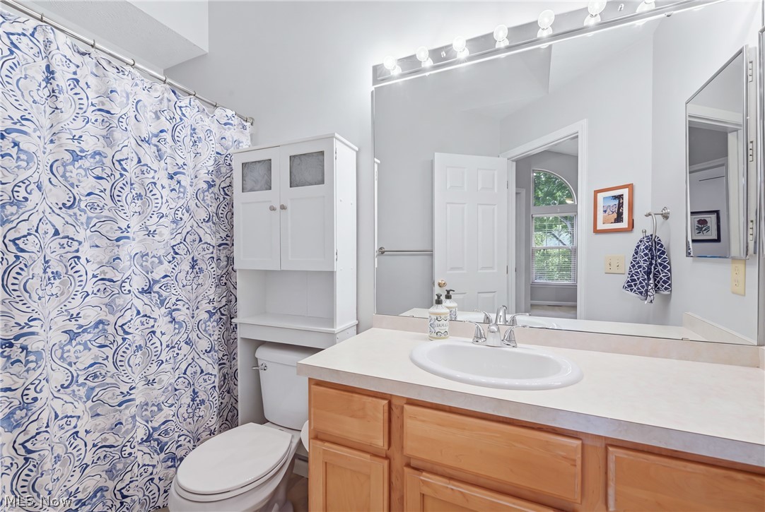211 S Aspen Court Warren OH 44484
