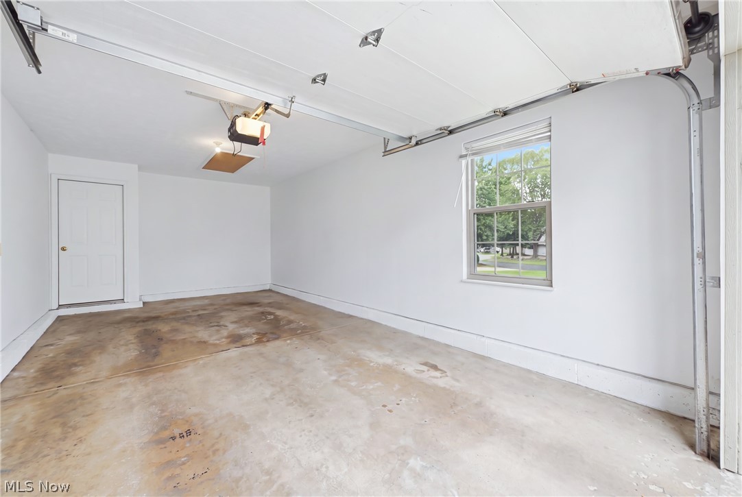 211 S Aspen Court Warren OH 44484