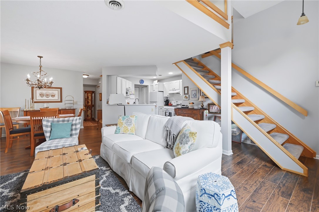 211 S Aspen Court Warren OH 44484