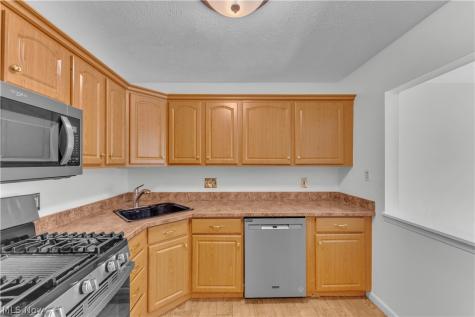 4215 Jennings Ridge Drive Cleveland OH 44109