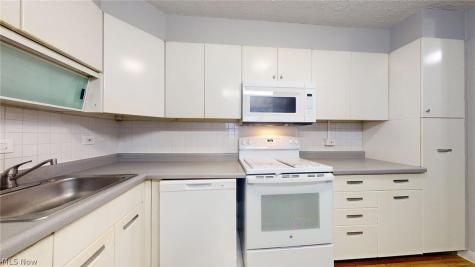 12700 Lake Avenue Lakewood OH 44107