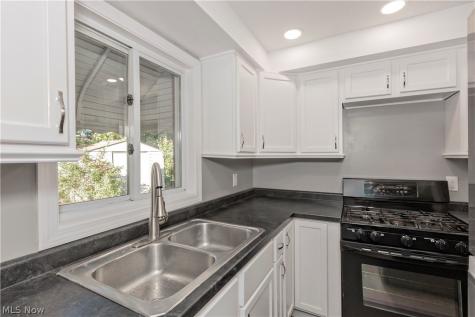 1532 Severn Lane Wickliffe OH 44092