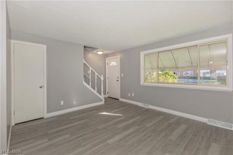1532 Severn Lane Wickliffe OH 44092