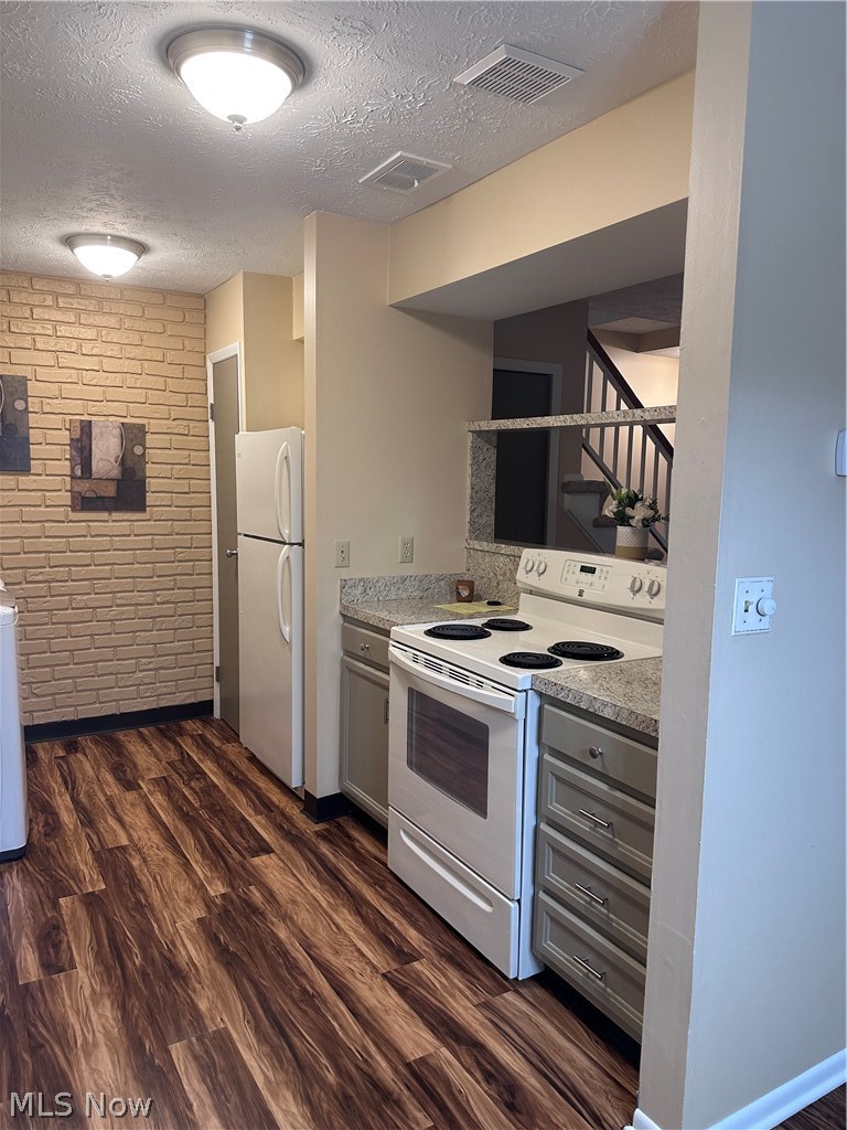 2802 Ivy Hill Circle Cortland OH 44410