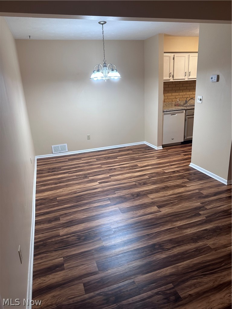 2802 Ivy Hill Circle Cortland OH 44410
