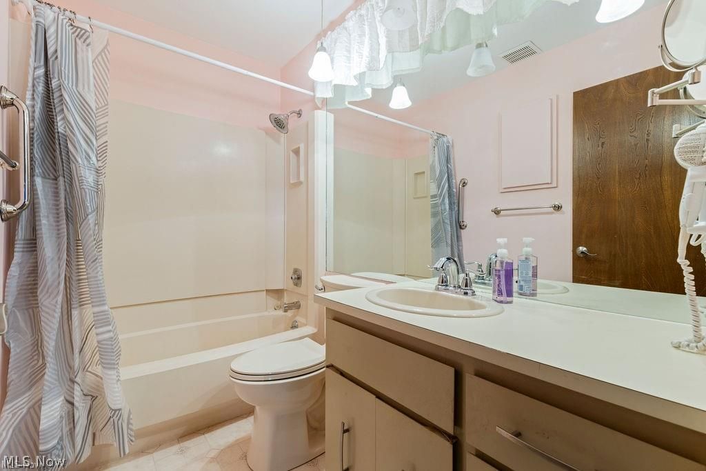 22146 Meadownorth Court Strongsville OH 44149