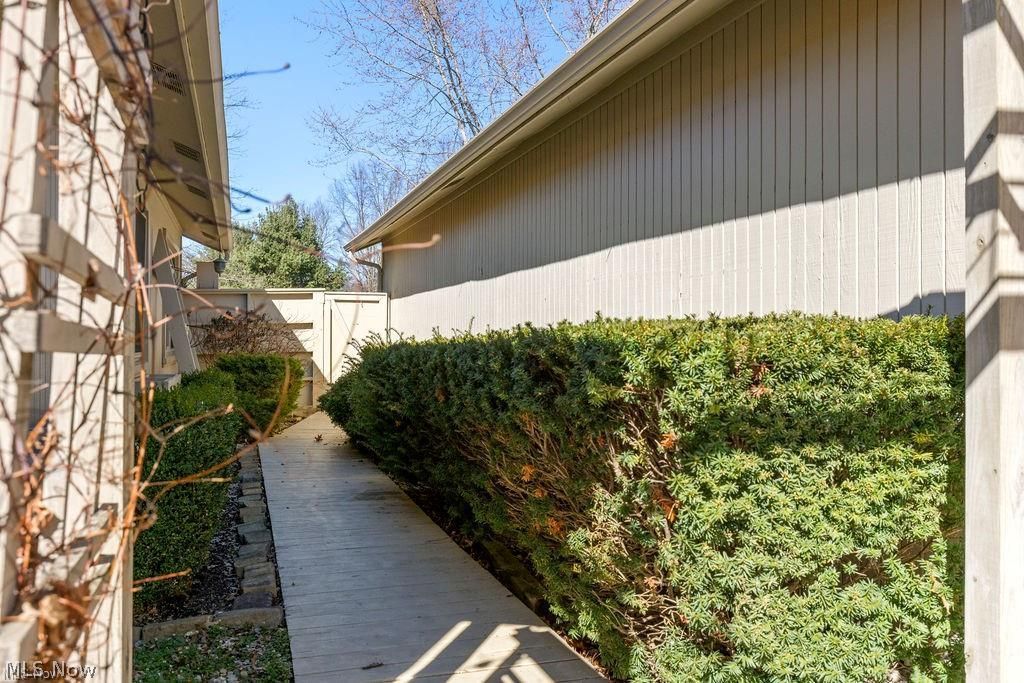 22146 Meadownorth Court Strongsville OH 44149