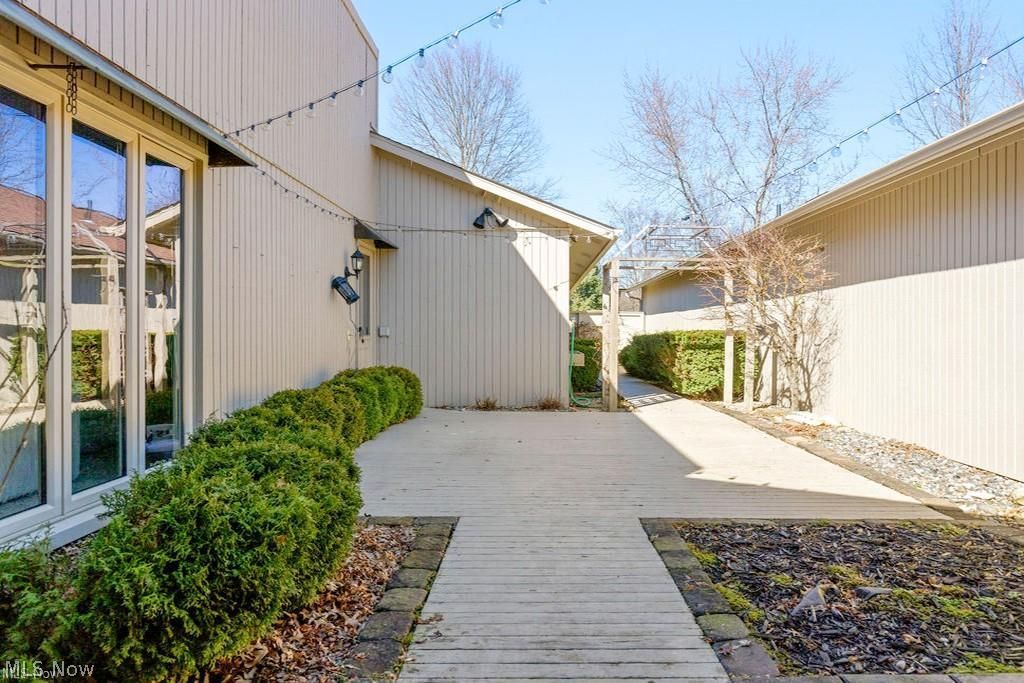 22146 Meadownorth Court Strongsville OH 44149