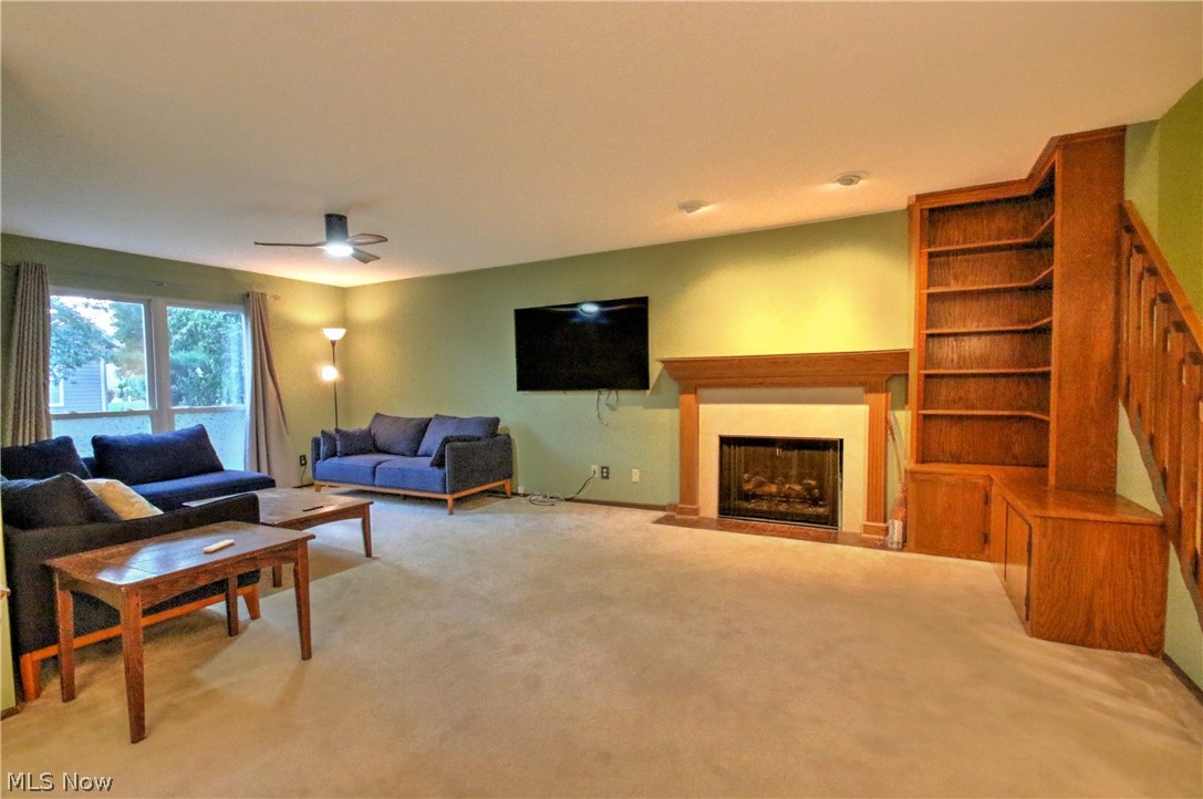 1418 Easthill Square NE Canton OH 44714