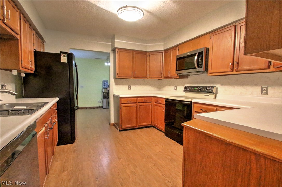 1418 Easthill Square NE Canton OH 44714