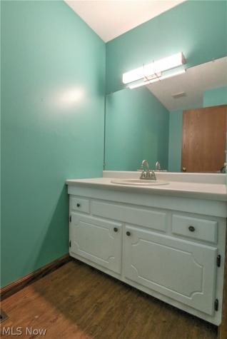 1418 Easthill Square NE Canton OH 44714