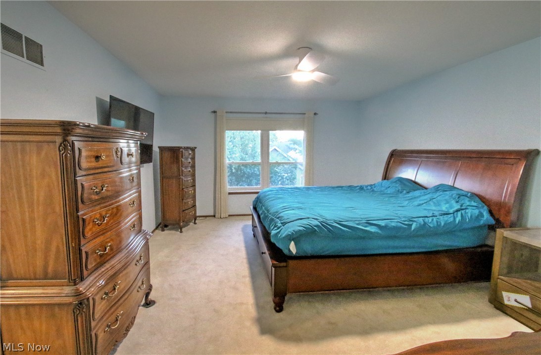 1418 Easthill Square NE Canton OH 44714
