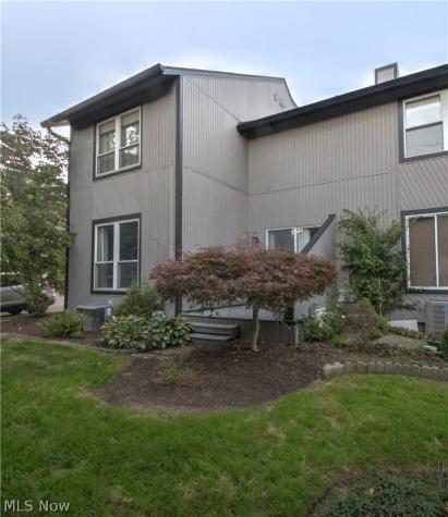 1418 Easthill Square NE Canton OH 44714