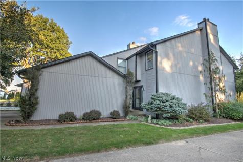 1418 Easthill Square NE Canton OH 44714