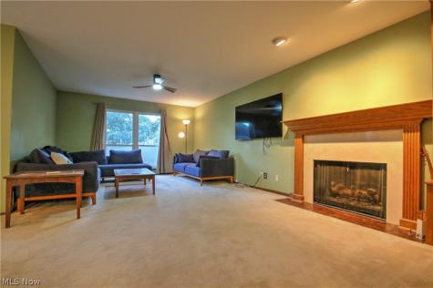 1418 Easthill Square NE Canton OH 44714