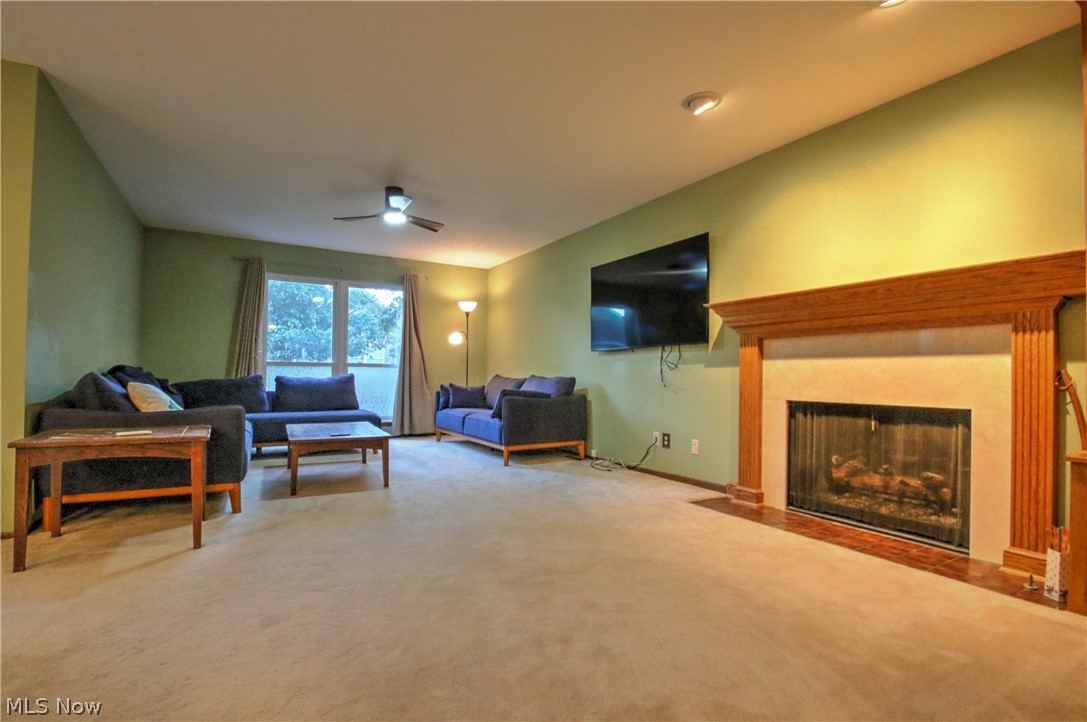 1418 Easthill Square NE Canton OH 44714