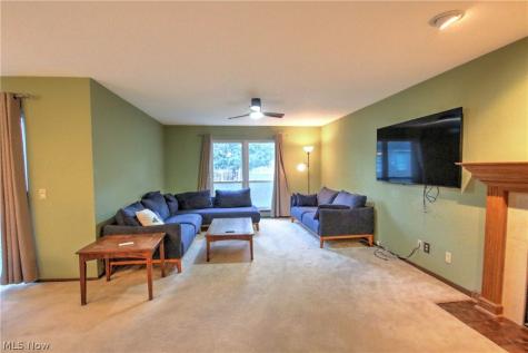 1418 Easthill Square NE Canton OH 44714