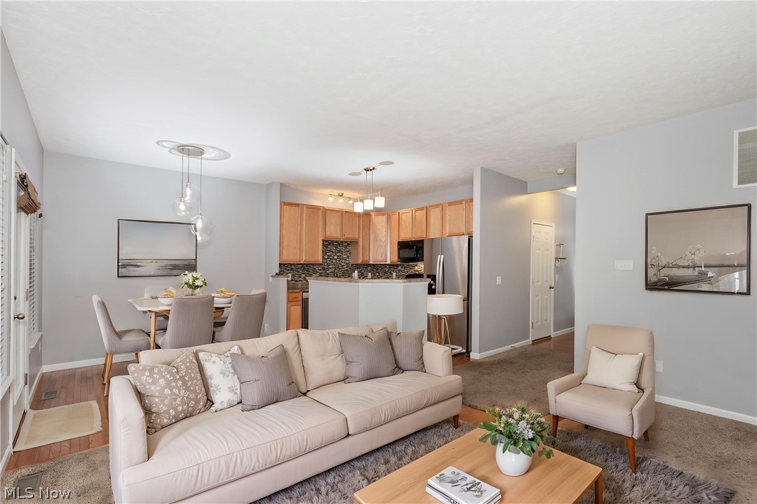 1344 Wellingshire Circle Cuyahoga Falls OH 44221