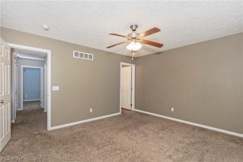 1344 Wellingshire Circle Cuyahoga Falls OH 44221