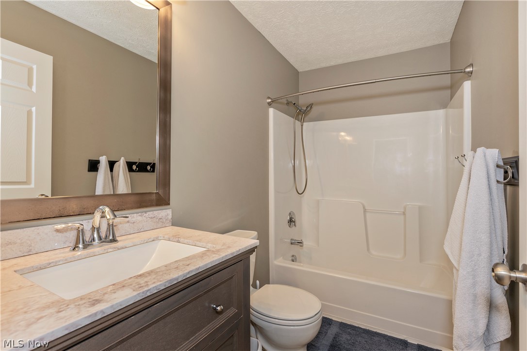 1344 Wellingshire Circle Cuyahoga Falls OH 44221