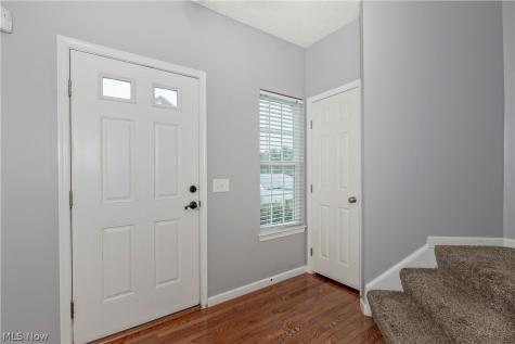 1344 Wellingshire Circle Cuyahoga Falls OH 44221