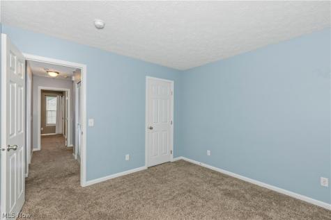 1344 Wellingshire Circle Cuyahoga Falls OH 44221
