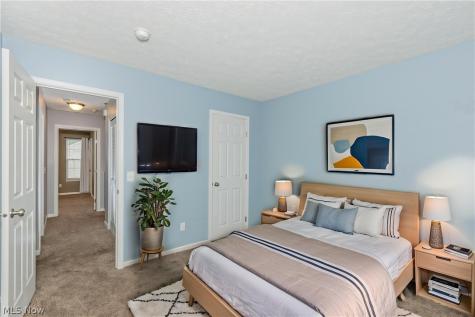 1344 Wellingshire Circle Cuyahoga Falls OH 44221